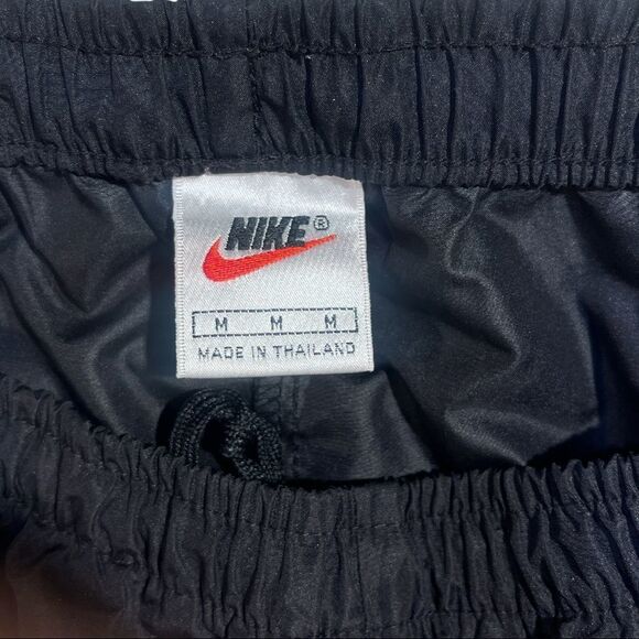 🔥‎ Vintage Nike 90s Nylon Track Pants 🏃‍♂️ Size M 🖤 Retro Windbreaker Vibes - Picture 3 of 6